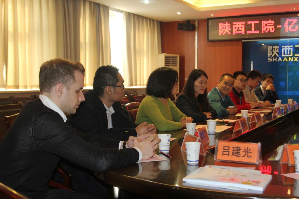 亿滋中国苏州管理层来新蒲京官网交流