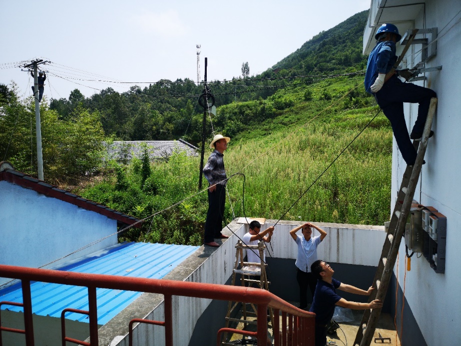 屋顶分布式光伏发电项目施工现场 屋顶分布式光伏发电项目施工现场