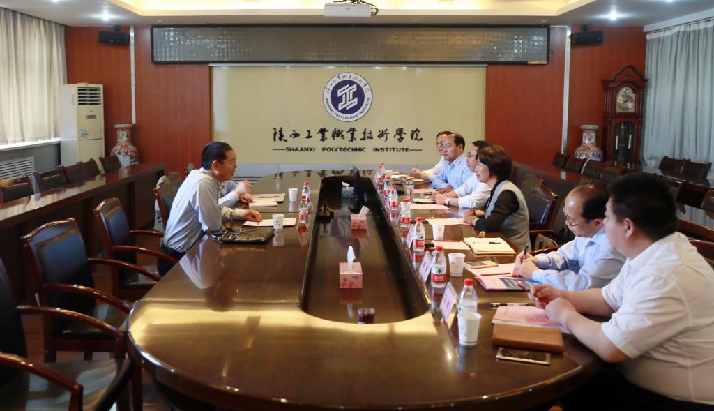 省教育厅副厅长赵昶葆莅临新蒲京官网调研工作