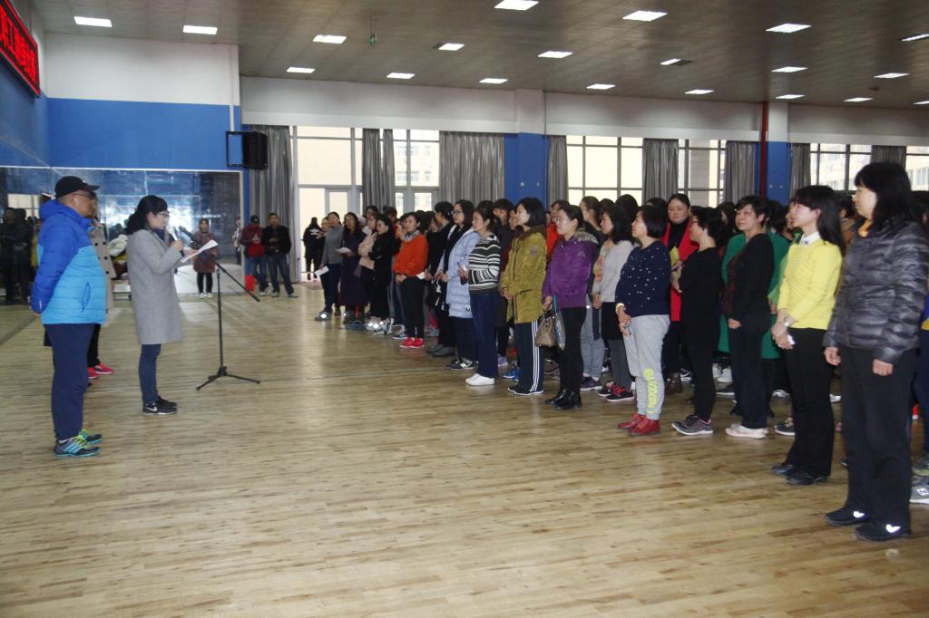 新蒲京官网举行2018年迎“三•八”女教职工跳绳比赛