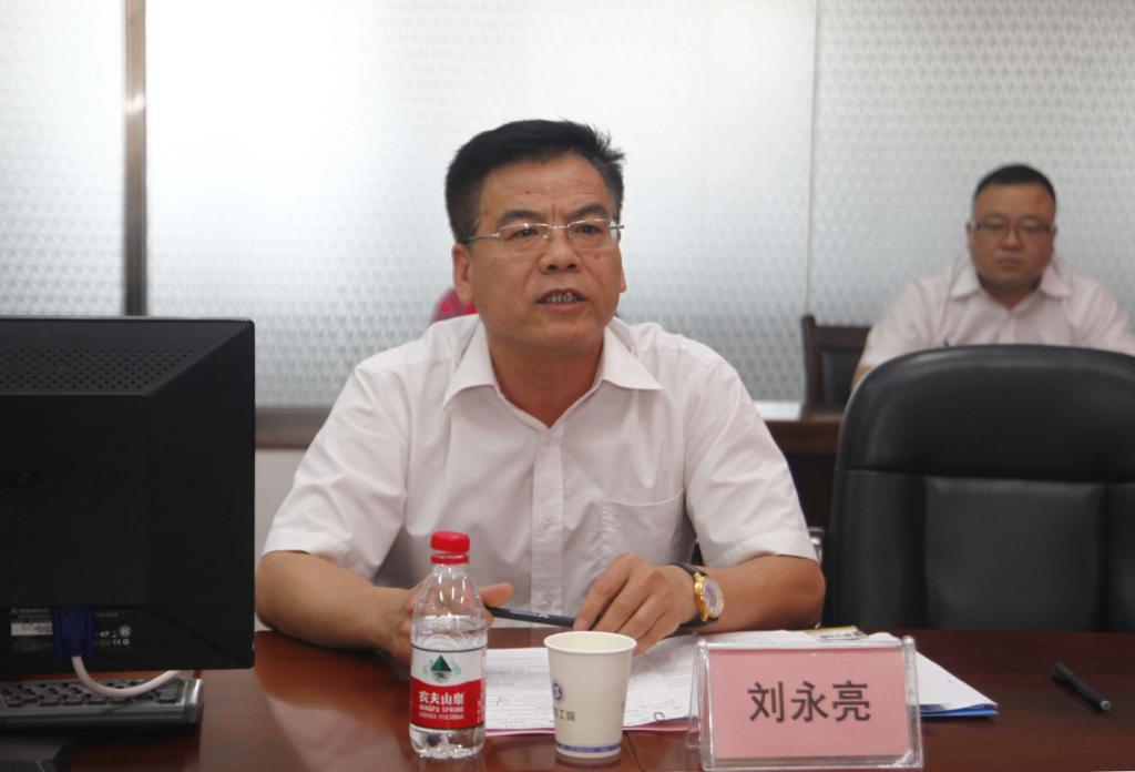 党委副书记、副院长刘永亮介绍新蒲京官网基本情况
