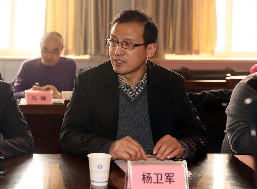 陕西省职教学会教学管理改革与技能大赛委员会主任、新蒲京官网副院长杨卫军主持会议